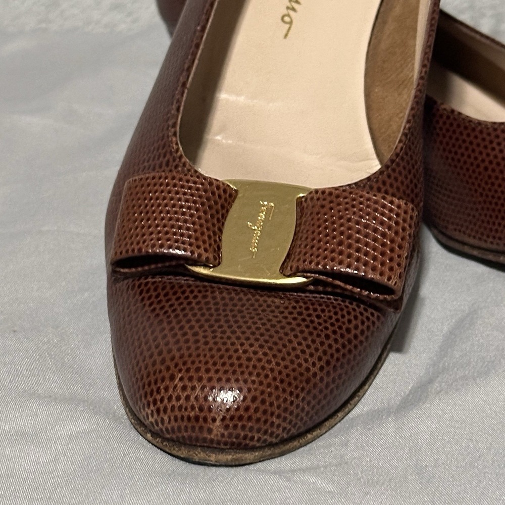 Salvatore Ferragamo Brown Leather Vara Lillaz Bow Pumps Heel Shoes Womens 9.5 A4 - Picture 14 of 14